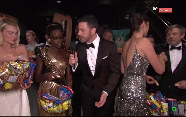 En un video muestra cómo Hamill se presenta con Gadot. AFP / M. Ralston