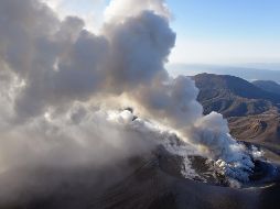 Además de las perturbaciones a la aviación, la erupción provocó leves daños a viviendas cercanas a las faldas del Monte Shinmoe; no han reportado, de momento, víctimas o heridos. AP /