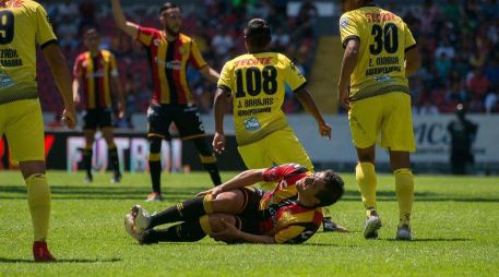 ''El tiempo que estará fuera es similar al de la primera ocasión para reincorporarse al equipo si todo está bien'' señalan los servicios médicos del equipo universitario. TWITTER / @jorgemora1991