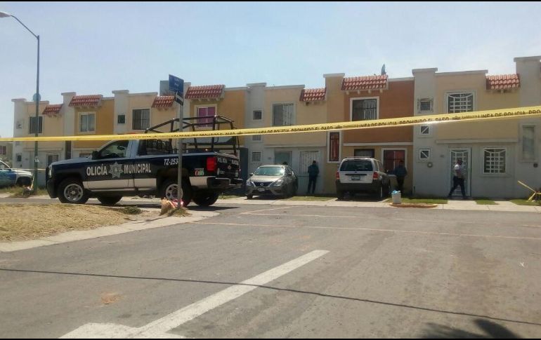 El Servicio Médico Forense acudió al punto para trasladar los cuerpos a sus instalaciones. ESPECIAL