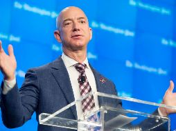 La revista Forbes distinguió a Bezos como la única persona que se ha clasificado con una fortuna de 12 cifras. EFE / ARCHIVO