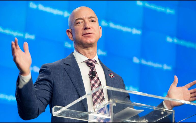 La revista Forbes distinguió a Bezos como la única persona que se ha clasificado con una fortuna de 12 cifras. EFE / ARCHIVO