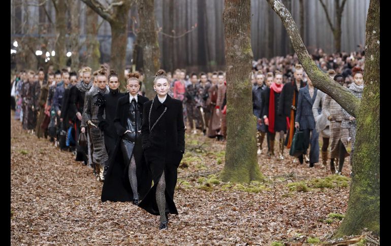 Se vieron abrigos y faldas en 