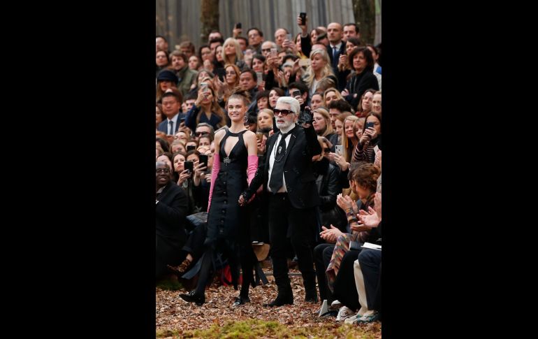 El diseñador y emblema de la casa, el alemán Karl Lagerfeld.