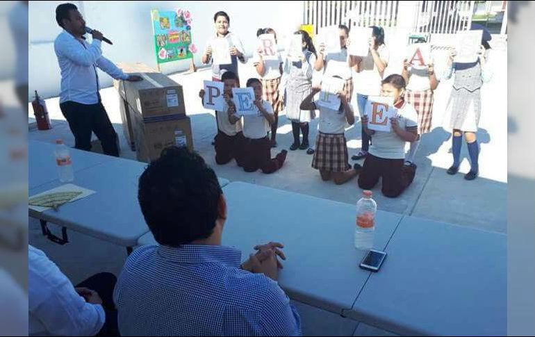 Ante la serie de críticas, el diputado perredista se deslindó del acto. FACEBOOK / NO MÁS PRI