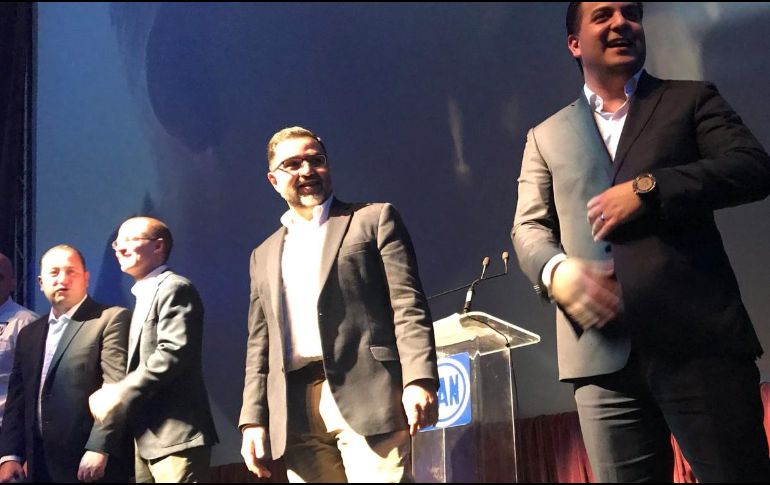 La tarde de este martes se realizó la toma de protesta a los candidatos a gobernador, alcaldes y diputados del blanquiazul de Jalisco. TWITTER / @MiguelAngelME_