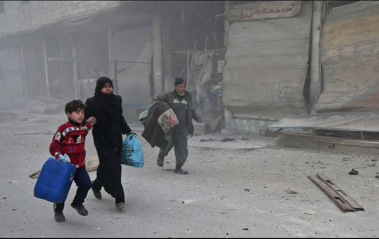 Ayer, denunciaron que treinta personas sufrieron síntomas de asfixia en la localidad de Hamuriya por un supuesto ataque químico. AFP/A. Eassa