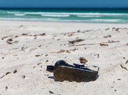 Hallan mensaje en una botella lanzada al mar hace 132 años