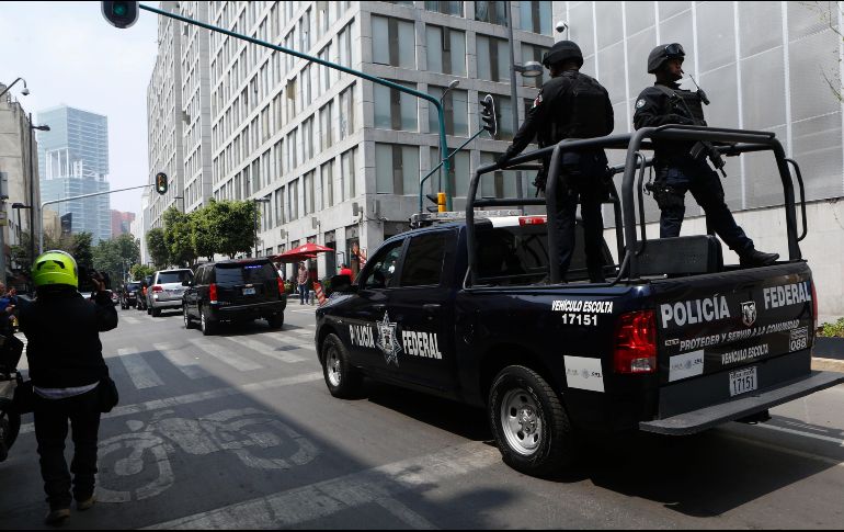 Kushner está acompañado por funcionarios del Departamento de Estado y del Consejo de Seguridad Nacional de EU. AP / M. Ugarte