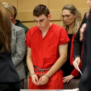 Acusan de 17 cargos de homicidio a autor de masacre en Florida