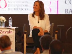 La aspirante agradeció a los ciudadanos que le brindaron su firma. TWITTER / @Mzavalagc