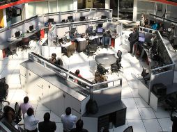 El mercado accionario local reportó un volumen de 3.4 millones de títulos, por un importe económico de 134.01 millones de pesos. EFE / ARCHIVO