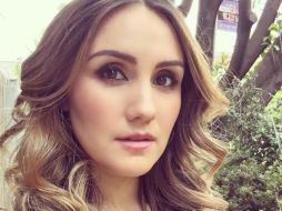 Dulce María aprovecha el calor y se luce en bikini