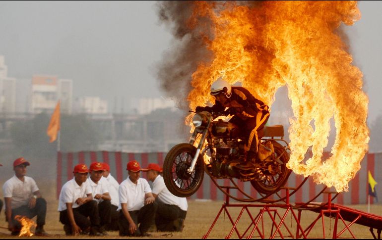Un soldado del equipo de los motociclistas 