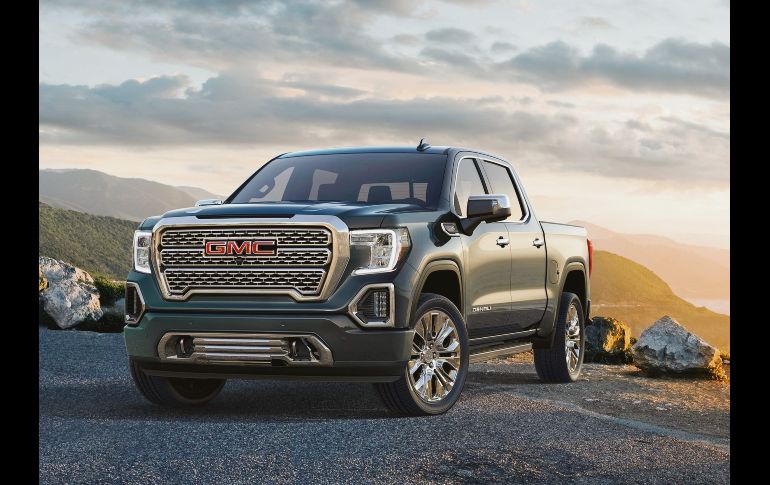 La pickup GMC Sierra Denali 2019 estrena generación y atributos que busca acentuar la robustez pero sin sacrificar los toques exclusivos