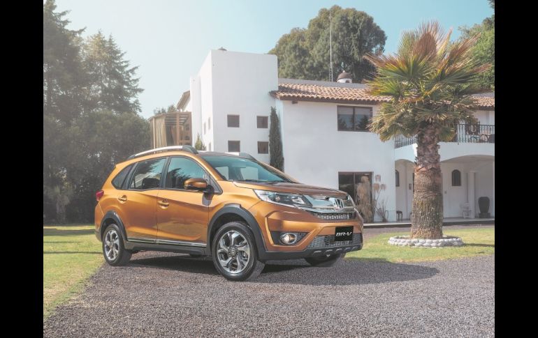 Honda presentó en México la BR-V, que se ubica entre la CR-V y la HR-V.