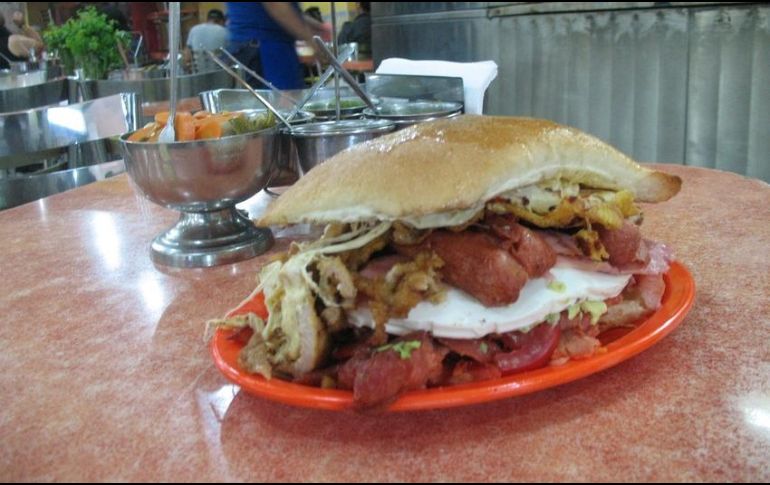 Para eliminar el sobrepeso y la obesidad hay que eliminar el exceso de grasa disminuyendo la cantidad de calorías que se adquieren con la dieta y aumentar el gasto energético con ejercicio físico. EL INFORMADOR / ARCHIVO