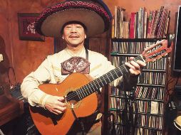 Este rincón mexicano recibe a sus visitantes desde la vereda con un sombrero típico y música mexicana interpretada por un mariachi. EFE