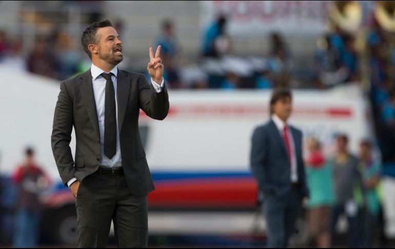 El técnico resaltó que el futbol de la actualidad ha rebasado los árbitros. EFE / F. Guasco