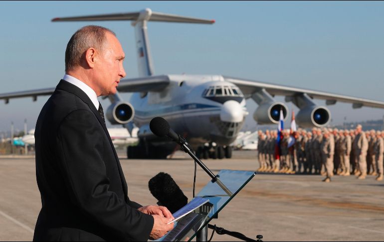 Según el relato del mandatario, le habían informado del secuestro de un avión con 110 personas a bordo. AP / ARCHIVO