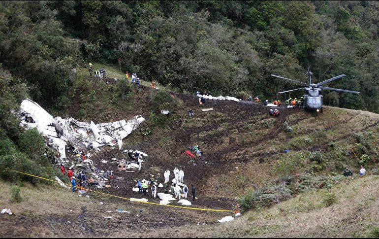 Los equipos de rescate se dirigieron con rapidez al lugar del siniestro pese a las adversas condiciones meteorológicas. AP/ARCHIVO
