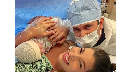 Bárbara Coppel y Alejandro Hank le dieron la bienvenida a su segundo hijo. INSTAGRAM /