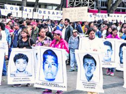 Fotograma. Familiares piden a las autoridades den respuesta de los 43 desaparecidos. ESPECIAL