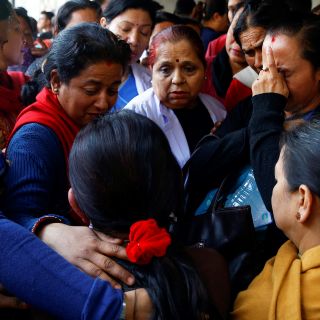 Confirman la muerte del piloto del avión accidentado en Nepal