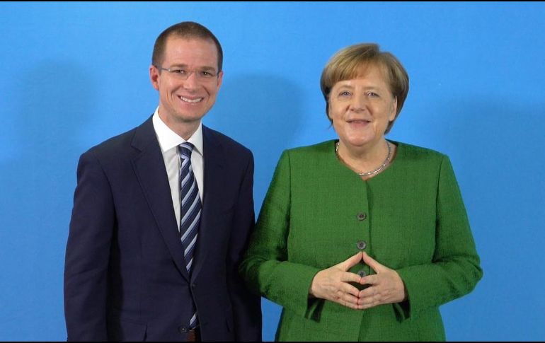 Al término de la reunión, Anaya y Merkel acordaron mantenerse en comunicación, para tratar temas en beneficio de ambas naciones. TWITTER / @RicardoAnayaC