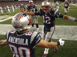 Amendola (I) formó una pareja letal con el quarterback Tom Brady (D). TWITTER/@Patriots