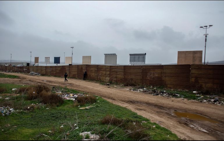 Solo se han conseguido fondos para los prototipos, De entre los ocho, se elegirá el que EU pretende levantar en sus límites con México..