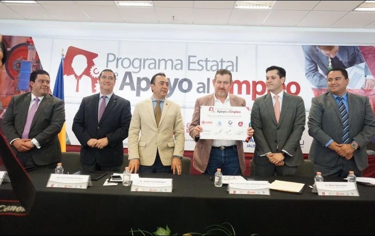 Las empresas son las que determinan el contenido del curso y el perfil de quienes tomarán la capacitación, esto permite mejorar la colocación.  TWITTER / @STPSJALISCO