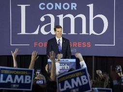 Conor Lamb no esperó los resultados oficiales y se declaró ganador de la elección extraordinaria para suplir un asiento vacante en el Congreso. AFP/D. Angerer