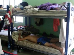 Quienes duermen menos se enferman más porque la falta de sueño puede afectar el sistema inmunitario y estar más expuestos a virus como los del resfriado común.  NTX/ ARCHIVO