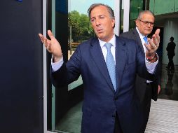 El aspirante del tricolor a la Presidencia de la República fue entrevistado a su salida de la graduación de mujeres del Instituto Reyes Heroles. SUN / I. Olivares