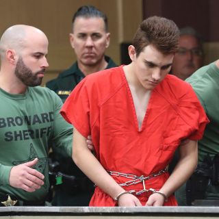 Nikolas Cruz es acusado formalmente de 34 cargos