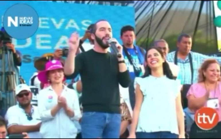 “México lastimosamente cayó en la trampa, votó por él y ahí está sufriendo”, manifestó Bukele. YOUTUBE / Jota Sebass