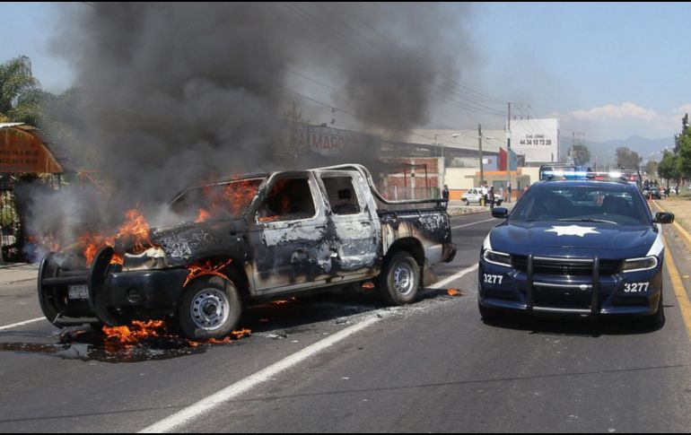 A estas acciones se suma la quema de cerca de 28 vehículos, hasta este momento, y una serie de bloqueos carreteros, en zona de Tierra Caliente, Uruapan y Lázaro Cárdenas. EFE / I. Villanueva