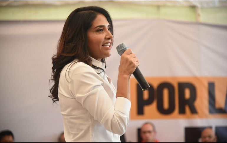 Barrales arremetió contra Morena al decir que es un “proyecto viejo que se disfraza de cambio”. TWITTER / @Ale_BarralesM