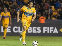 El estado de la cancha del estadio Akron preocupa al defensa de los universitarios. MEXSPORT/ARCHIVO