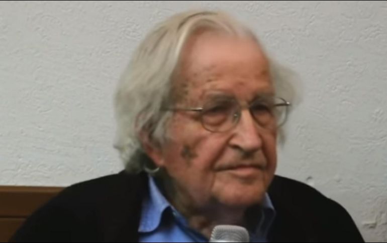 Noam Chomsky incluso afirmó que López Obrador podría llegar a ganar las elecciones a menos que se tomen 