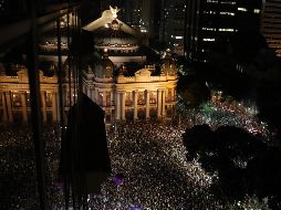 Manifestantes se concentran frente a la sede del Gobierno municipal de Río de Janeiro. EFE/M. Sayao