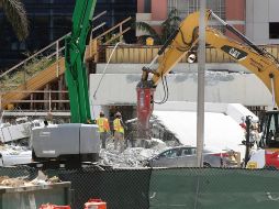 Equipos de rescate continúan trabajando en la remoción de escombros. AP/R. Koltun