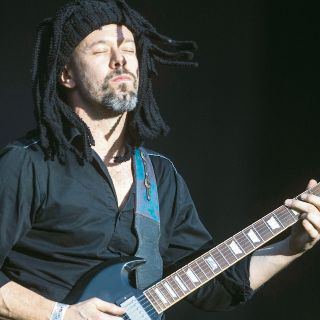 Cuca alista disco de covers