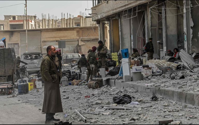 Las tropas de la operación Rama de Olivo desarrollan labores de limpieza en Afrín tras hacerse con su dominio. AFP/B. Kilic