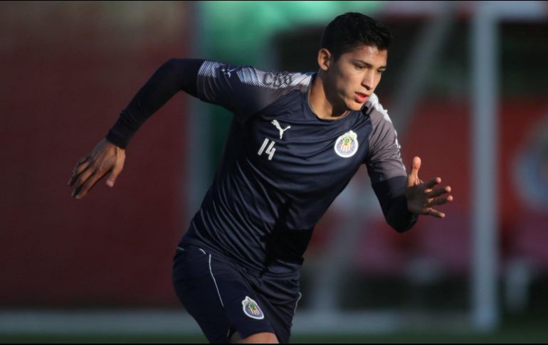 El atacante surgido de las fuerzas básicas podría tener minutos en este par de cotejos si el técnico argentino Matías Almeyda así lo decide. TWITTER / @Chivas