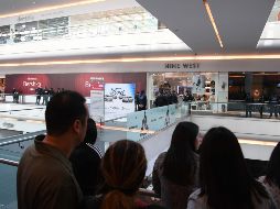 Luego de herir a una mujer empleada del centro comercial, el atacante se disparó en la cabeza. SUN / J. Martínez