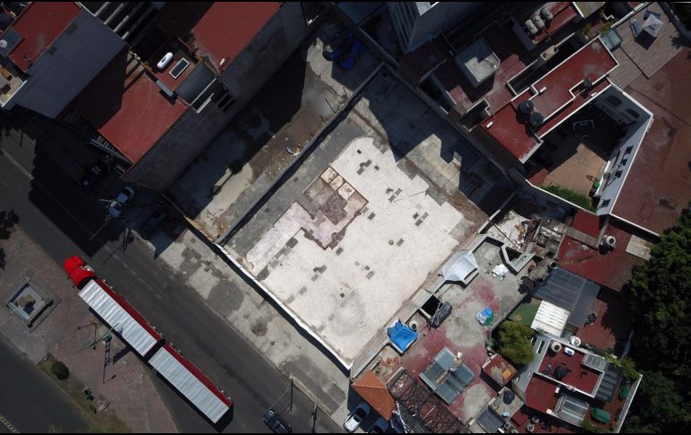 Así luce acutalmente el espacio que ocupaba el inmueble en la Avenida Álvaro Obregón, colapsado por el sismo que dejó 369 muertos a nivel nacional. AFP/U. Ruiz