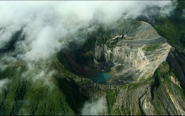 Las medidas aplican tanto a personas no residentes como a extranjeros residentes a quienes se les venza su permiso de estadía en el país y no lo hayan renovado.