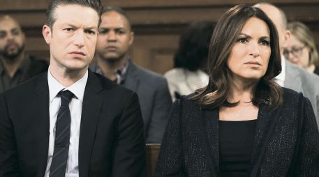 Nuevos misterios. La serie sigue sorprendiendo a los espectadores. En la foto, Peter Scanavino y Mariska Hargitay. ESPECIAL